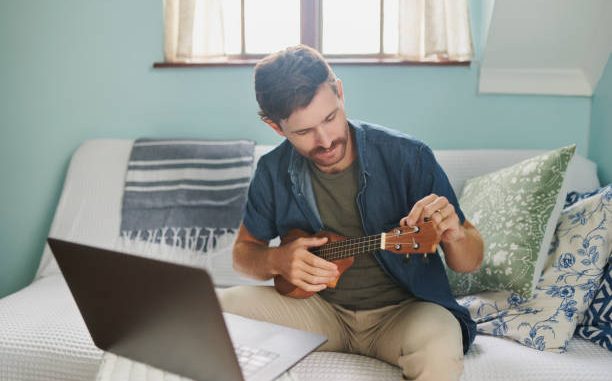 Acoustic Guitar Tuner Online