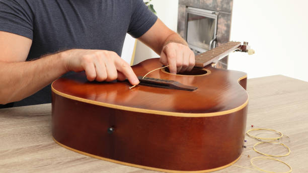 How to replace guitar strings